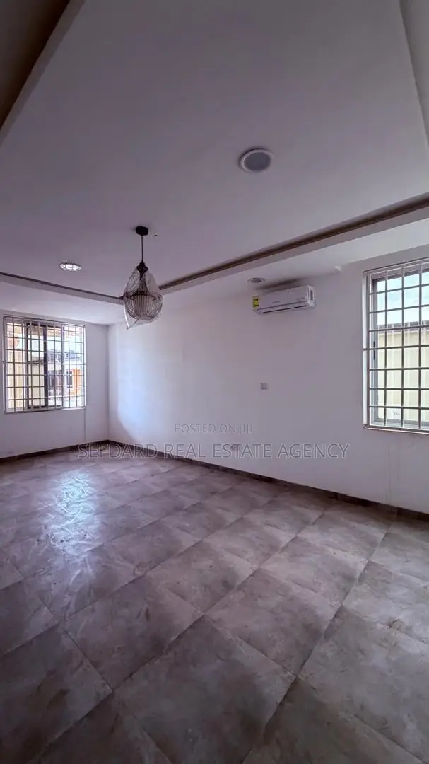 4bdrm House in Sefdard Properties, Pokuase for rent