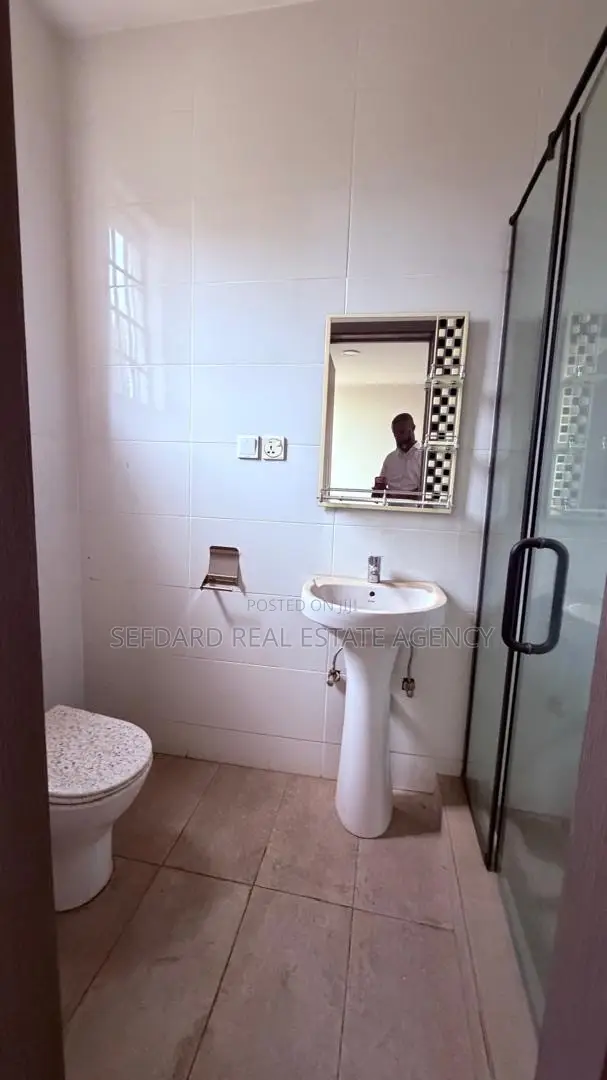 4bdrm House in Sefdard Properties, Pokuase for rent