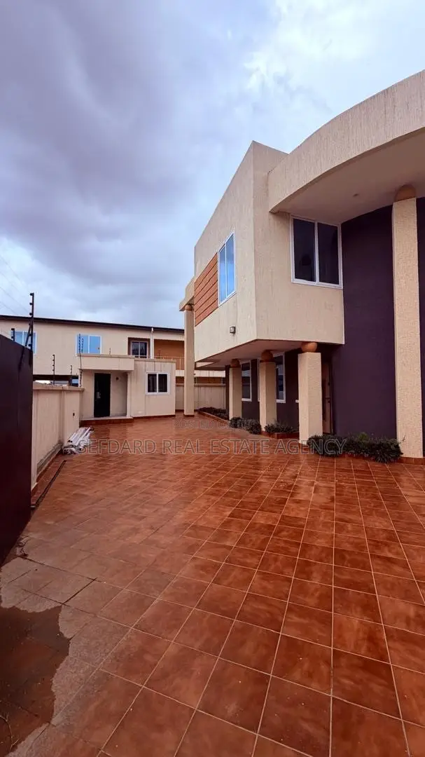 4bdrm House in Sefdard Properties, Pokuase for rent