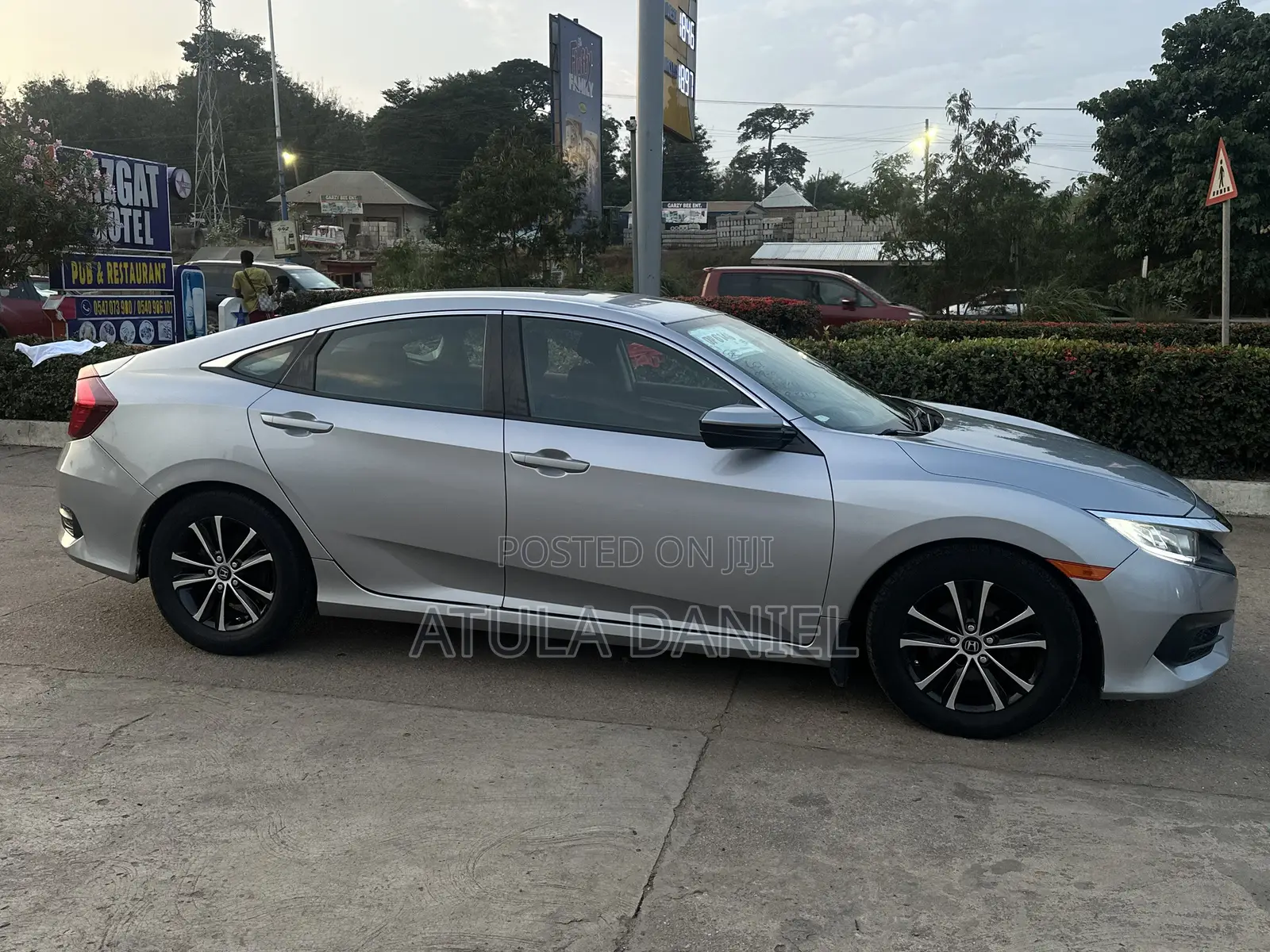 Honda Civic LX Sedan 2018 Silver