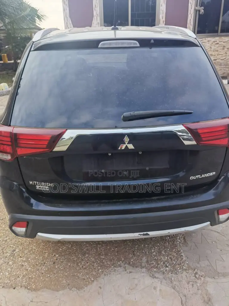 Mitsubishi Outlander 2.0 PHEV AWD 2016 Black