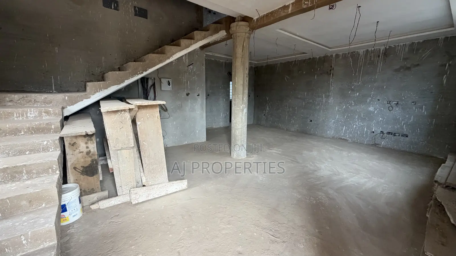 4bdrm House in Aj Properties, Old Ashomang for sale