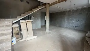 4bdrm House in Aj Properties, Old Ashomang for sale