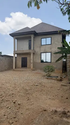 4bdrm House in Aj Properties, Old Ashomang for sale