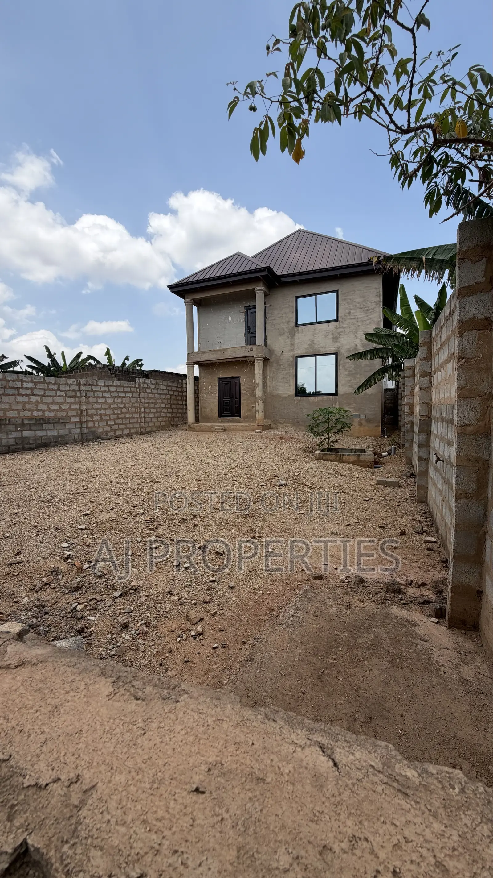 4bdrm House in Aj Properties, Old Ashomang for sale