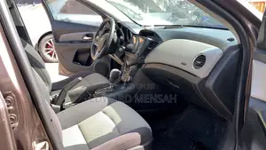Chevrolet Cruze LS 4dr Sedan (1.8L 4cyl 6A) 2014 Brown