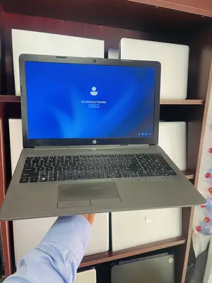 Laptop HP 15 8GB AMD Ryzen 5 HDD+SSD 256GB