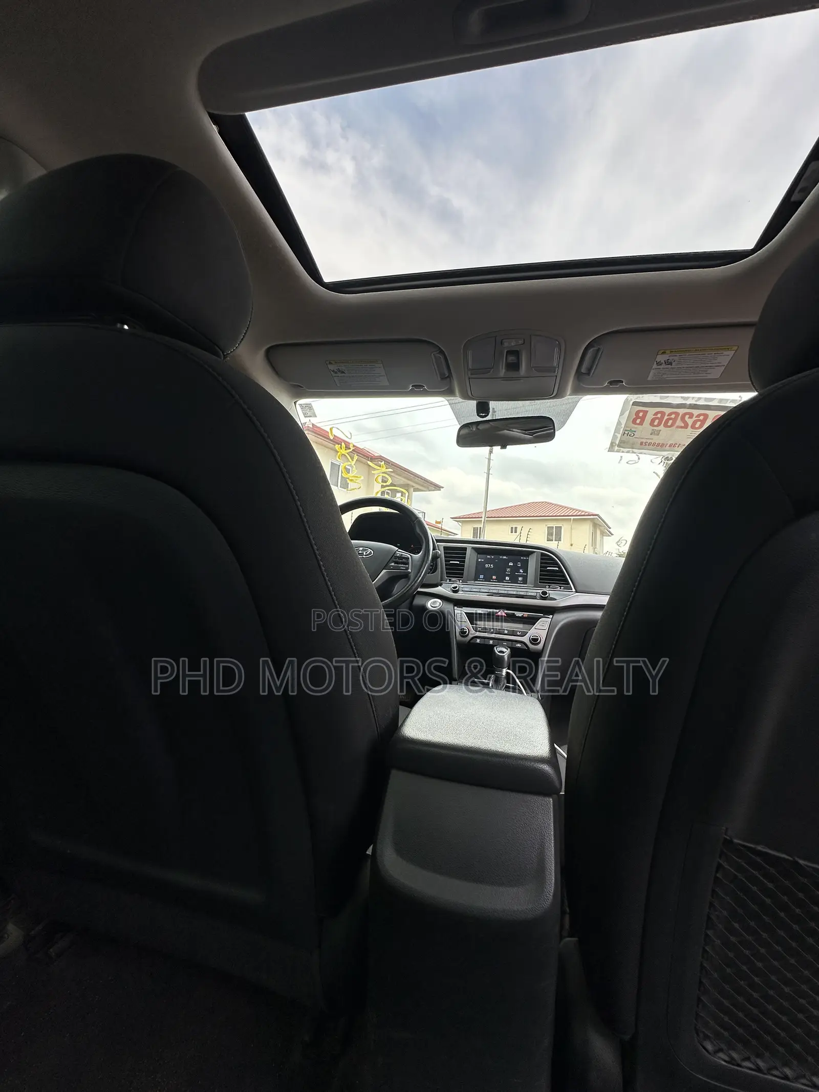 Hyundai Elantra Value Edition Sedan FWD (2.0L 4cyl 6A) 2017 Red