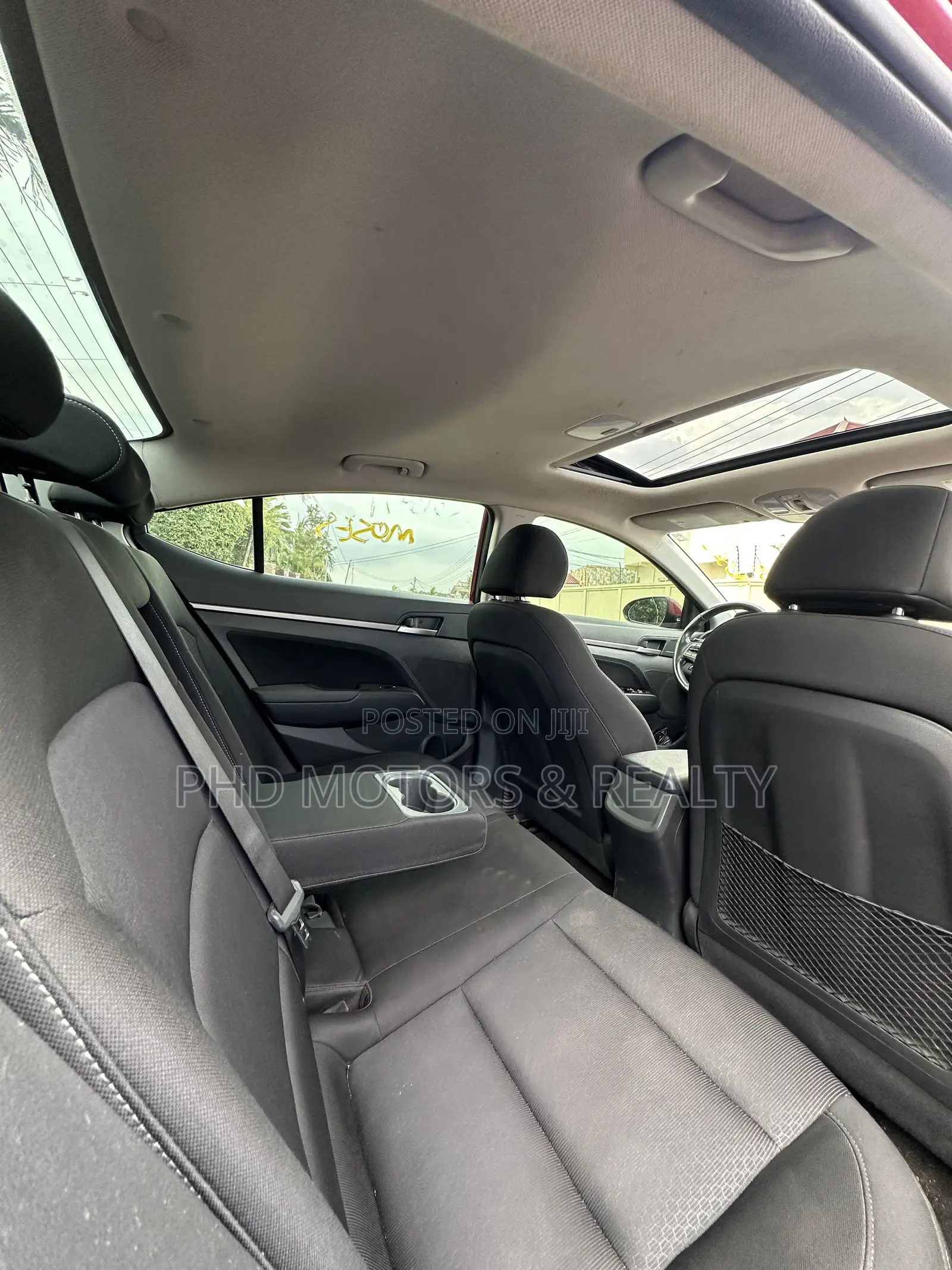 Hyundai Elantra Value Edition Sedan FWD (2.0L 4cyl 6A) 2017 Red