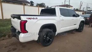 Toyota Tundra Platinum CrewMax 5.5' Bed 2024 White