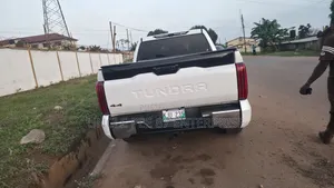 Toyota Tundra Platinum CrewMax 5.5' Bed 2024 White