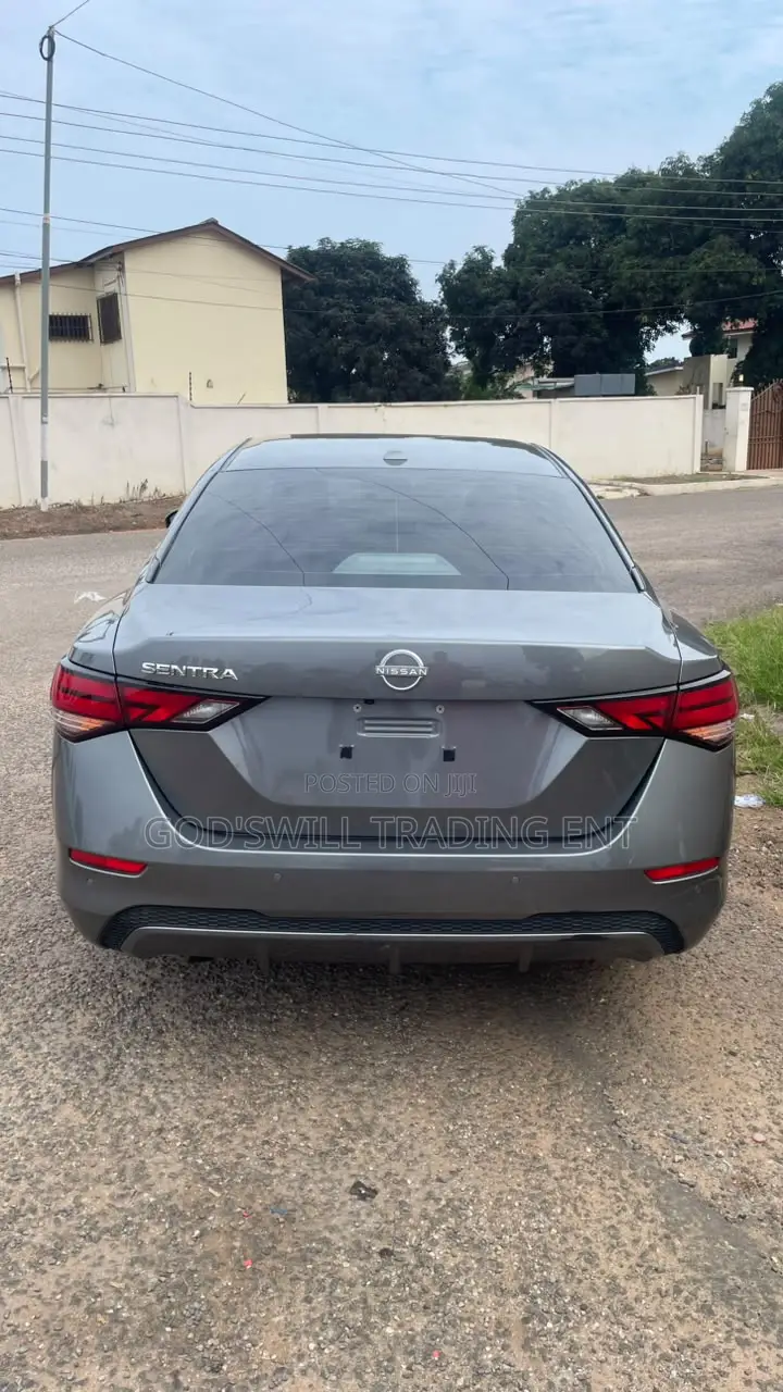 Nissan Sentra SV CVT 2025 Silver