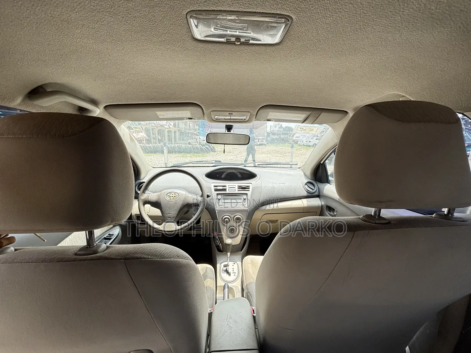Toyota Yaris Base Sedan 4dr 2011 White