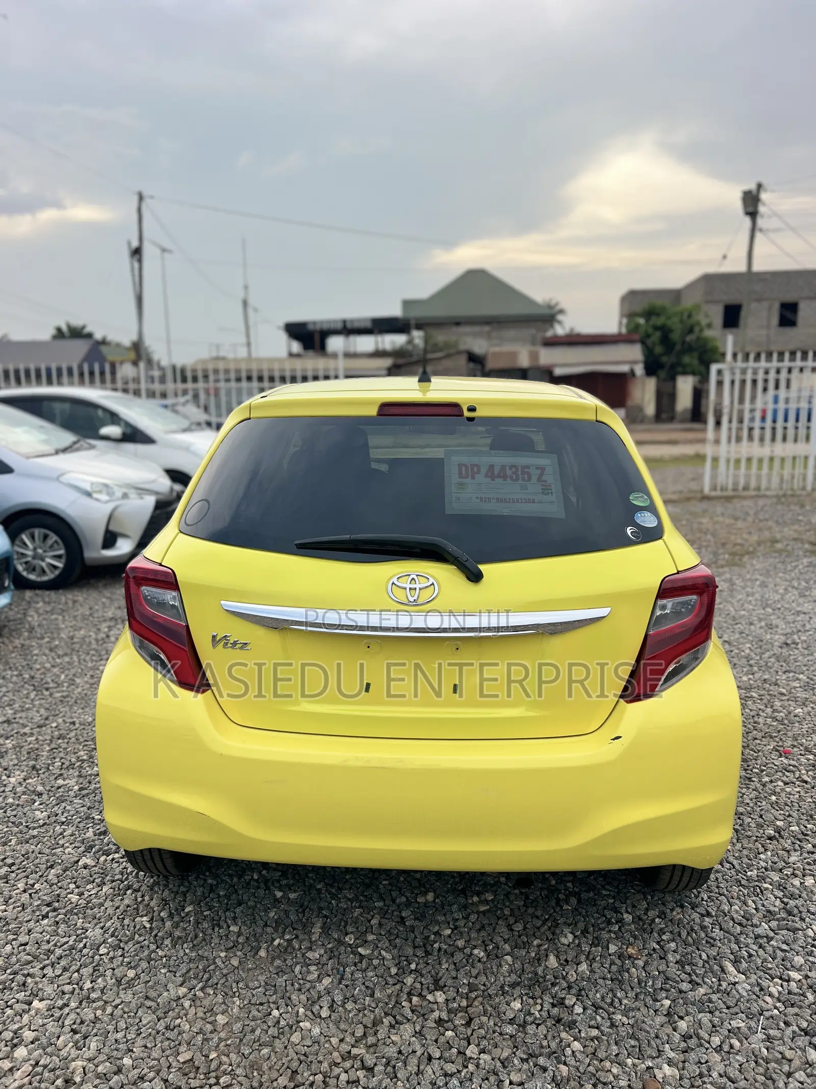 Toyota Vitz 1.3 AWD 3dr 2015 Yellow