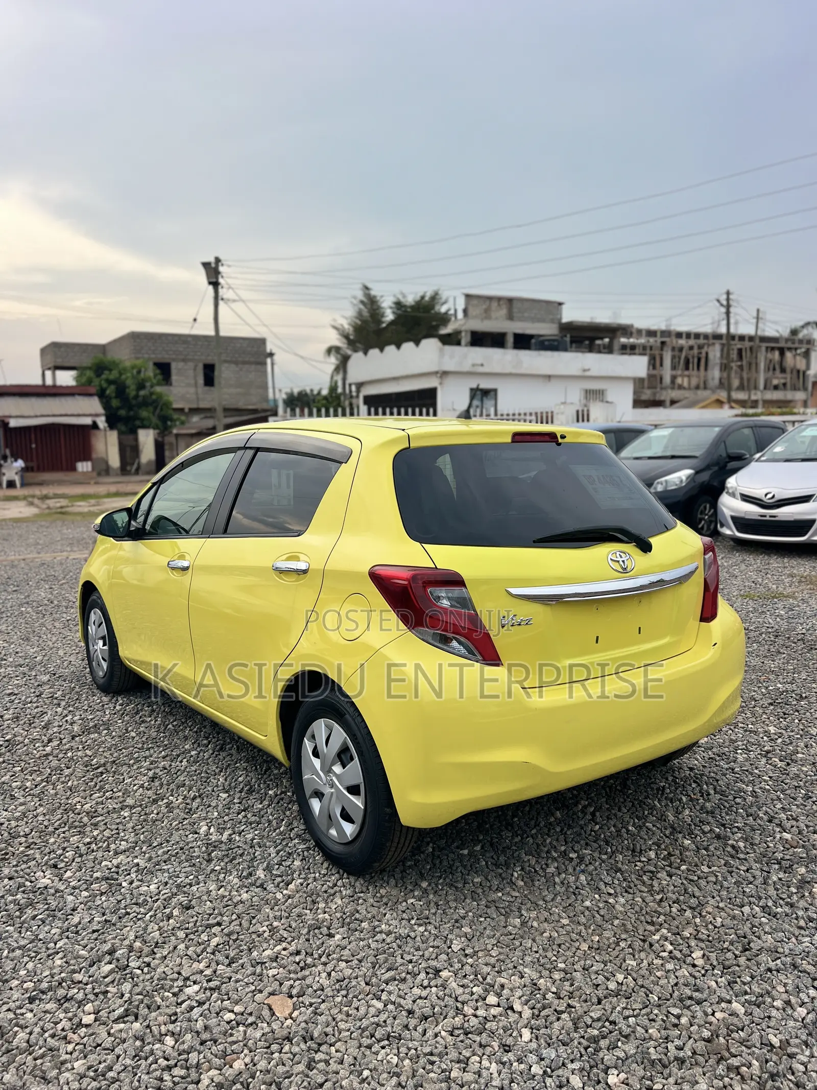 Toyota Vitz 1.3 AWD 3dr 2015 Yellow