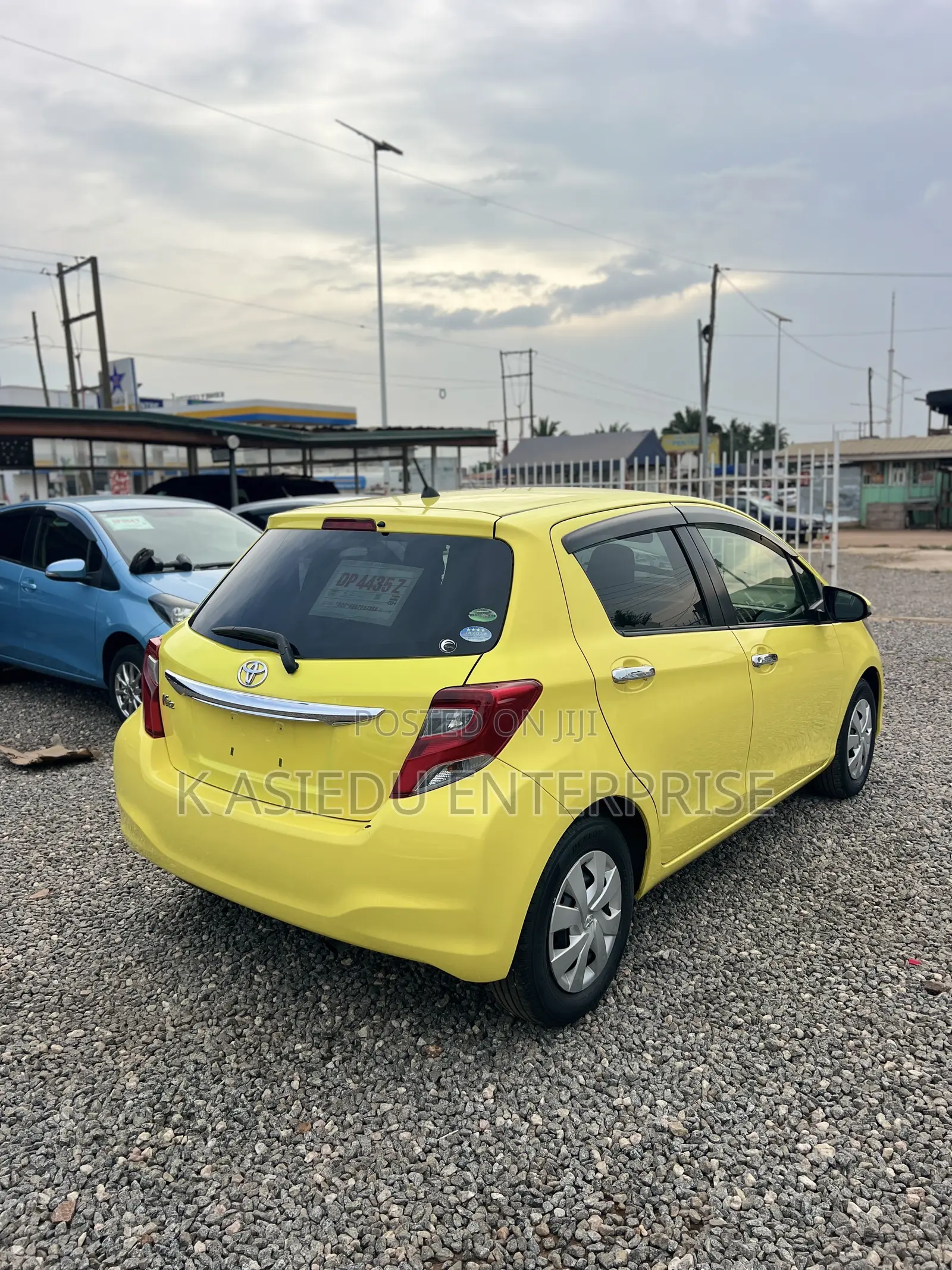 Toyota Vitz 1.3 AWD 3dr 2015 Yellow