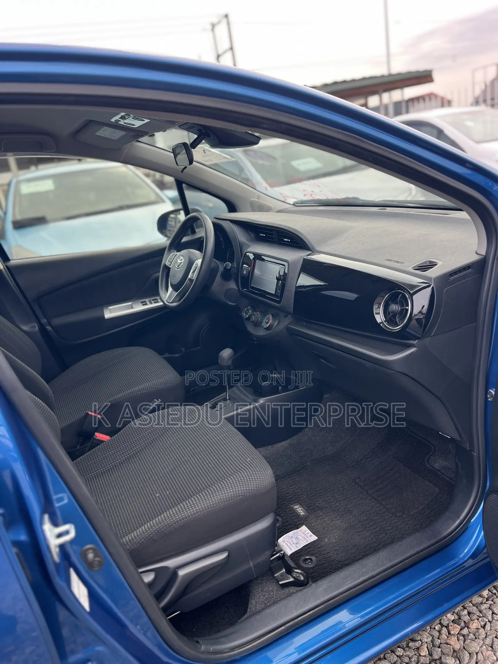 Toyota Vitz 1.3 AWD 3dr 2015 Blue