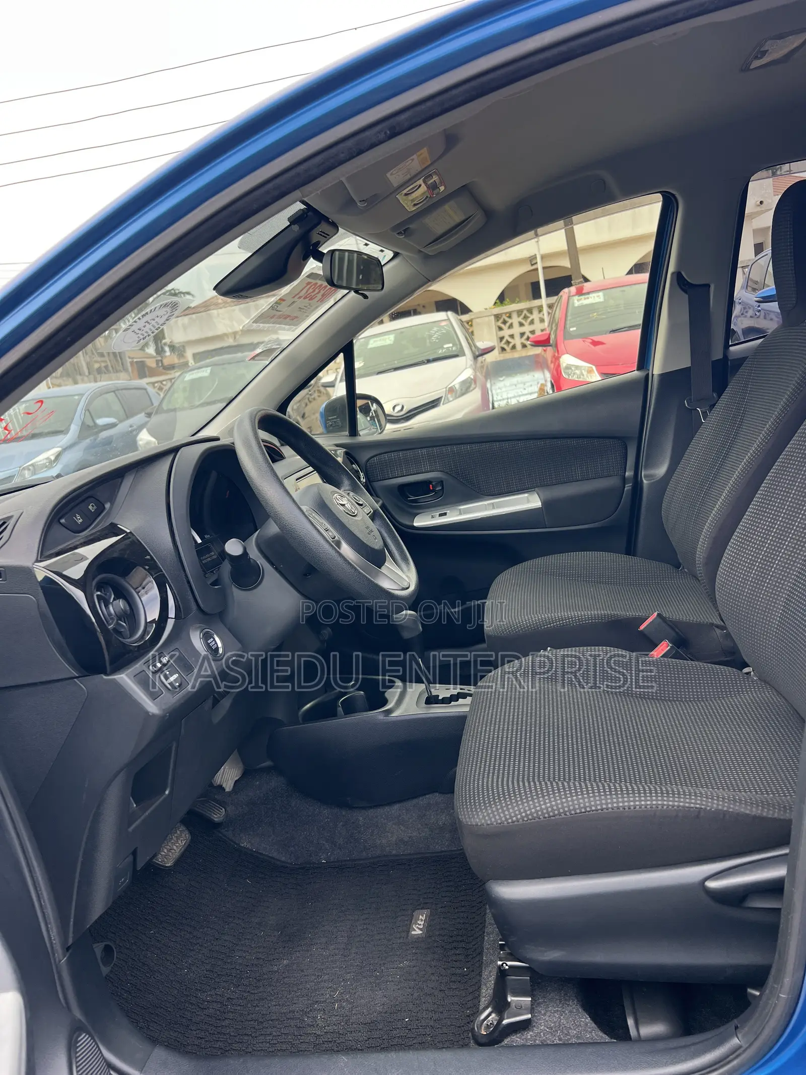 Toyota Vitz 1.3 AWD 3dr 2015 Blue