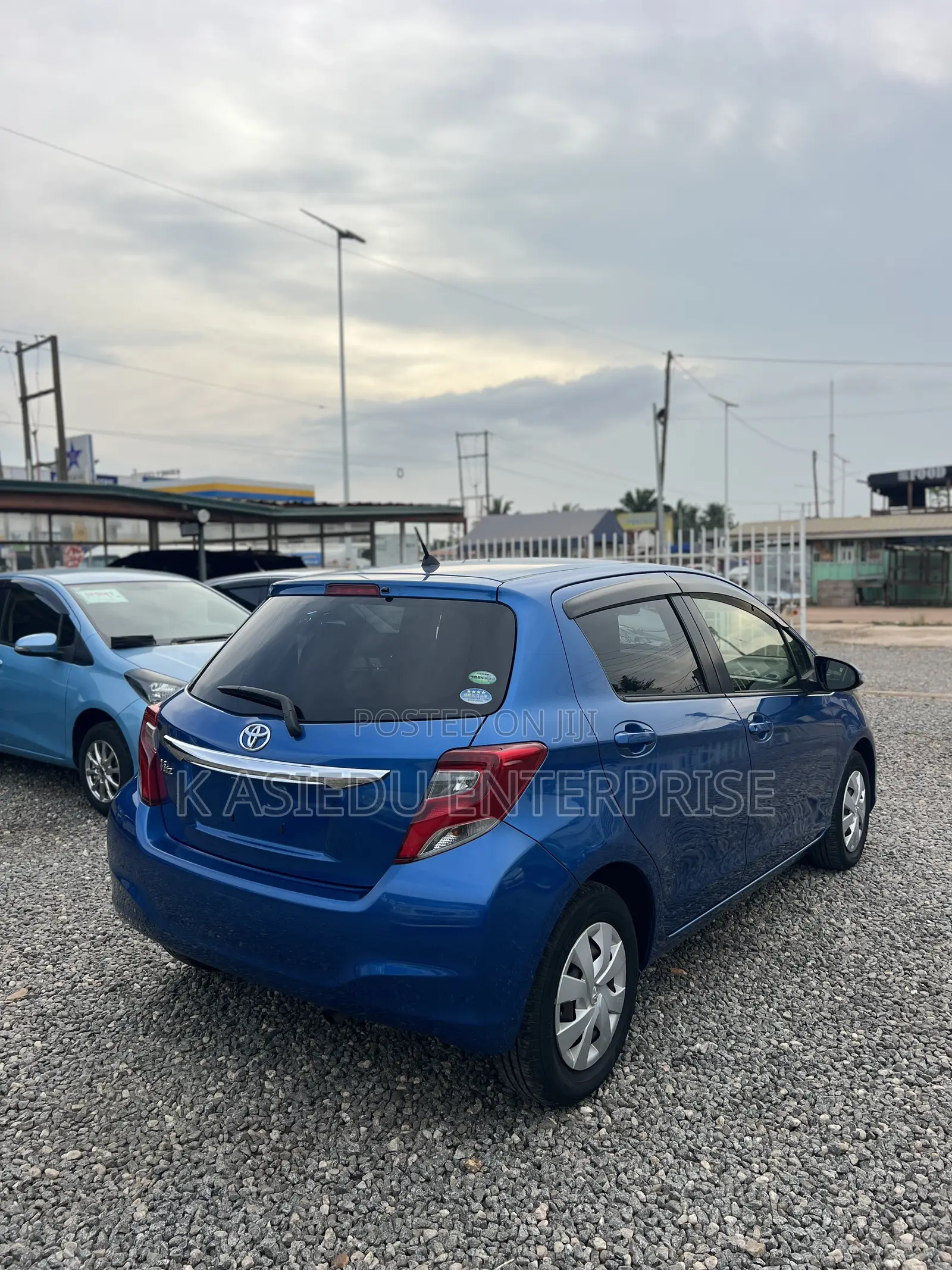 Toyota Vitz 1.3 AWD 3dr 2015 Blue