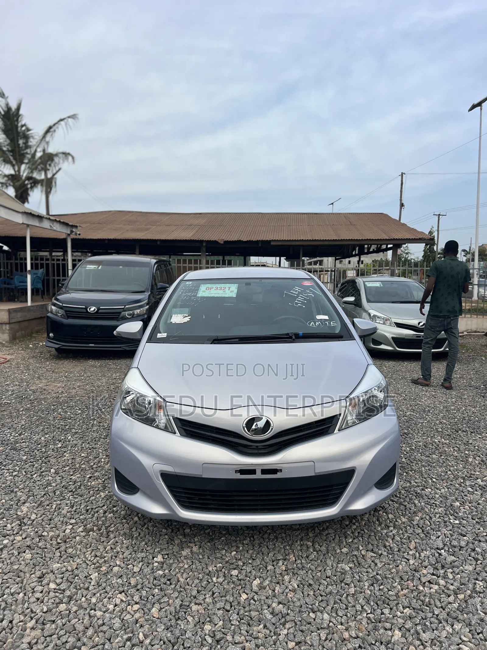 Toyota Vitz 1.3 AWD 3dr 2014 Silver