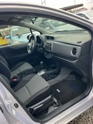 Toyota Vitz 1.3 AWD 3dr 2014 Silver