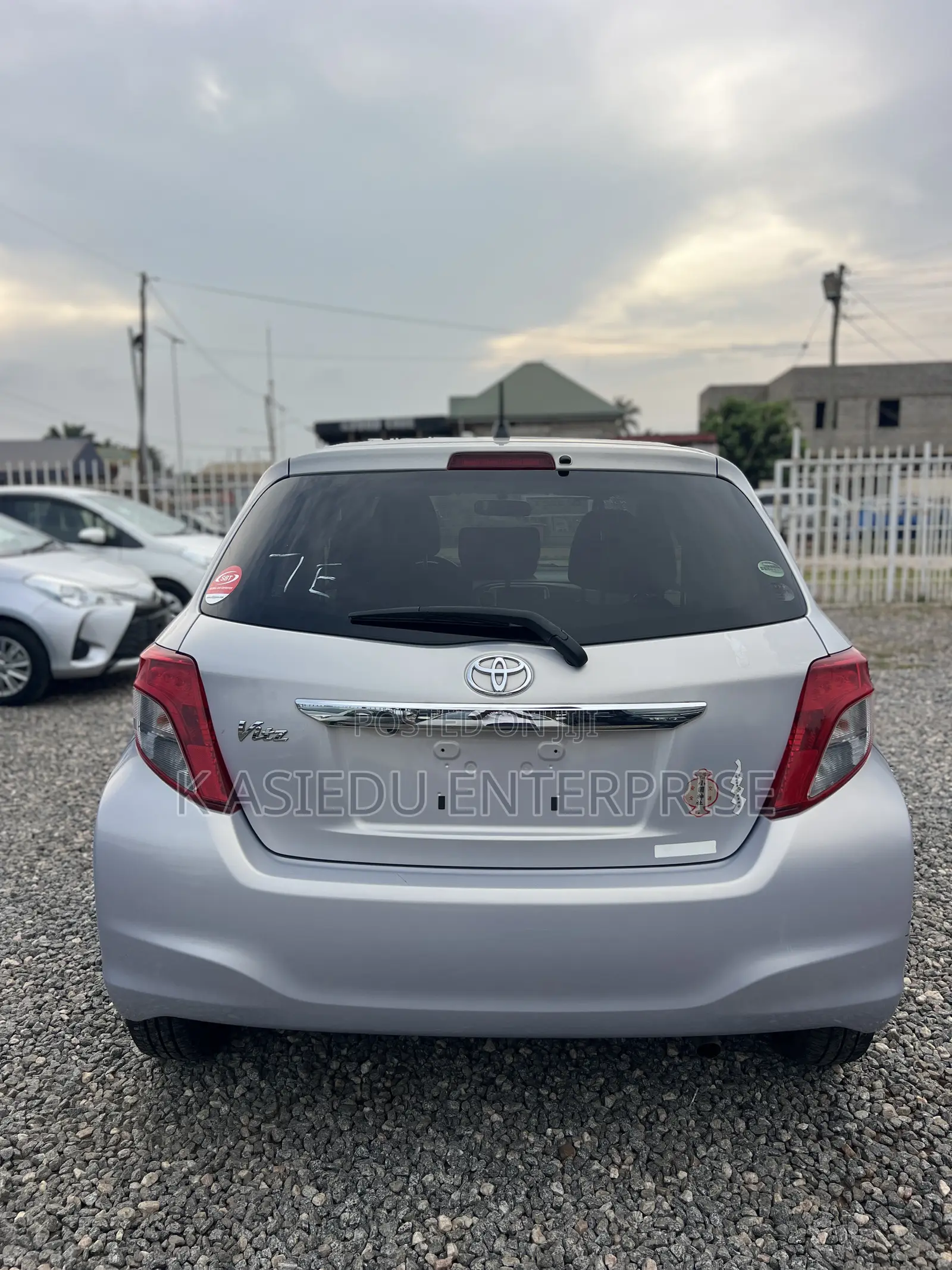 Toyota Vitz 1.3 AWD 3dr 2014 Silver