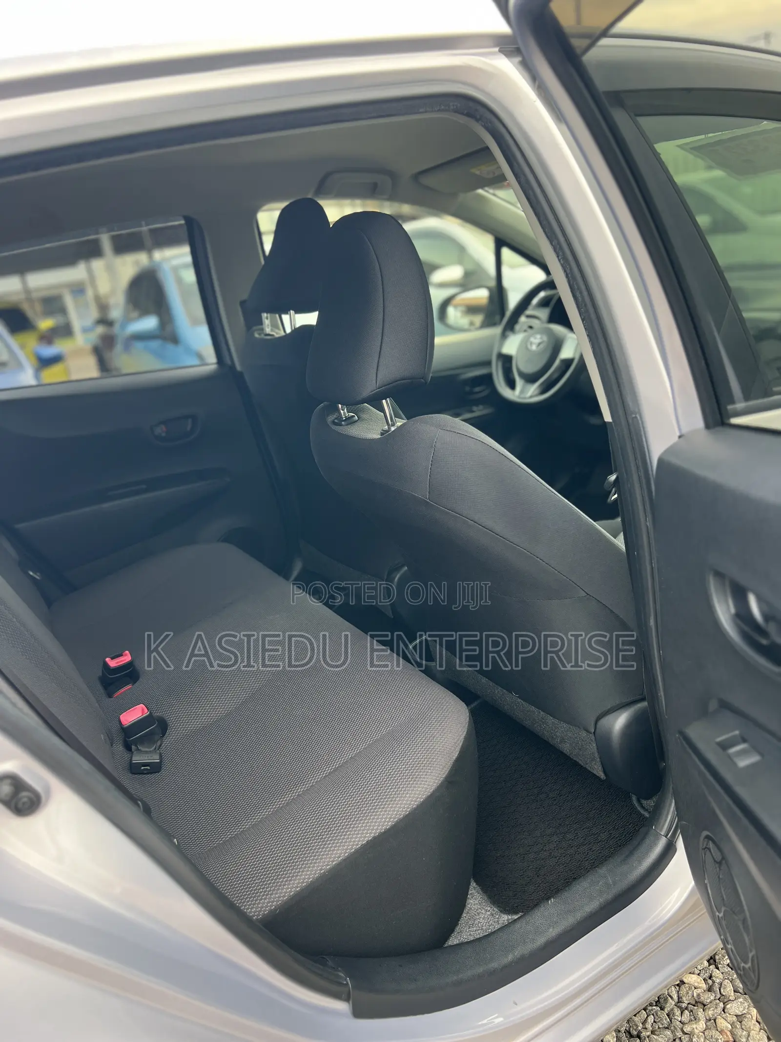 Toyota Vitz 1.3 AWD 3dr 2014 Silver