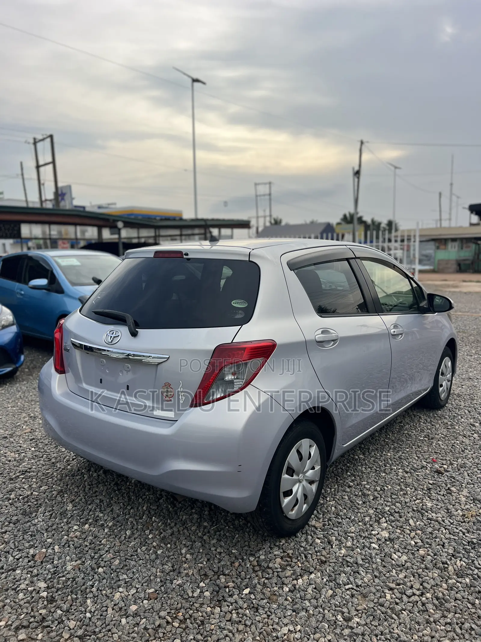 Toyota Vitz 1.3 AWD 3dr 2014 Silver
