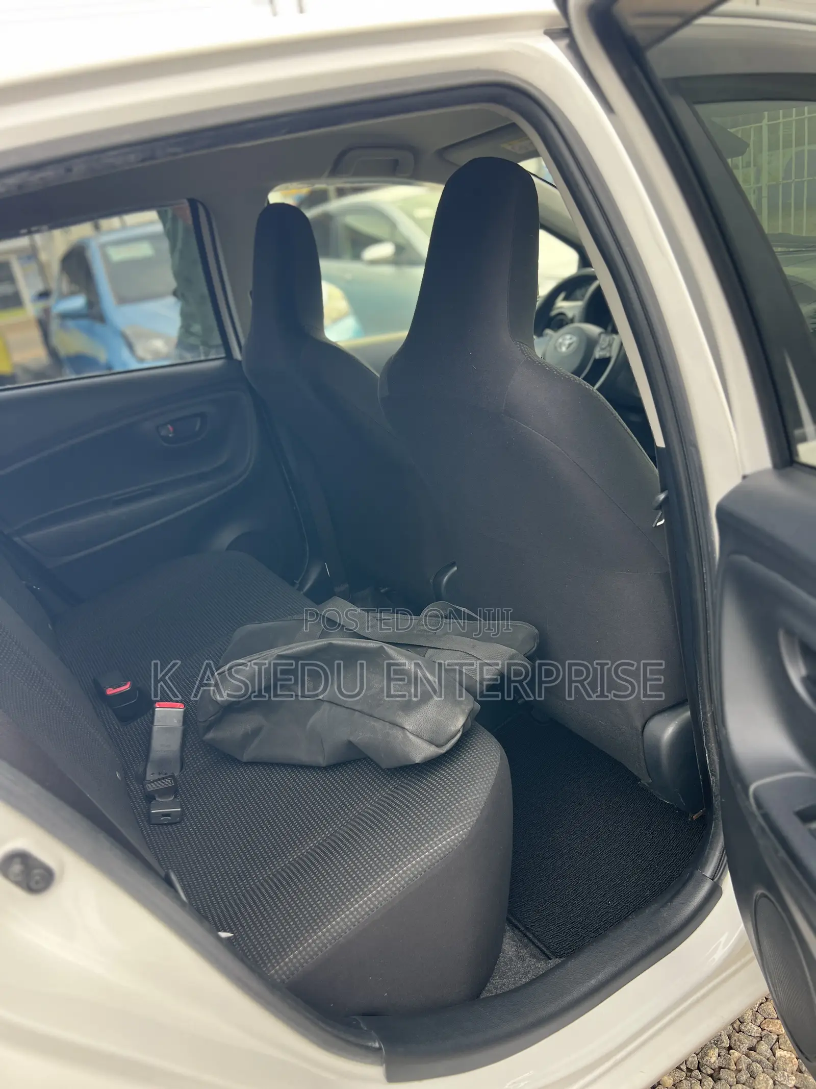 Toyota Vitz 1.3 AWD 5dr 2017 White