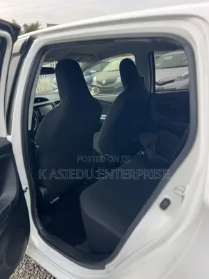 Toyota Vitz 1.3 AWD 5dr 2017 White