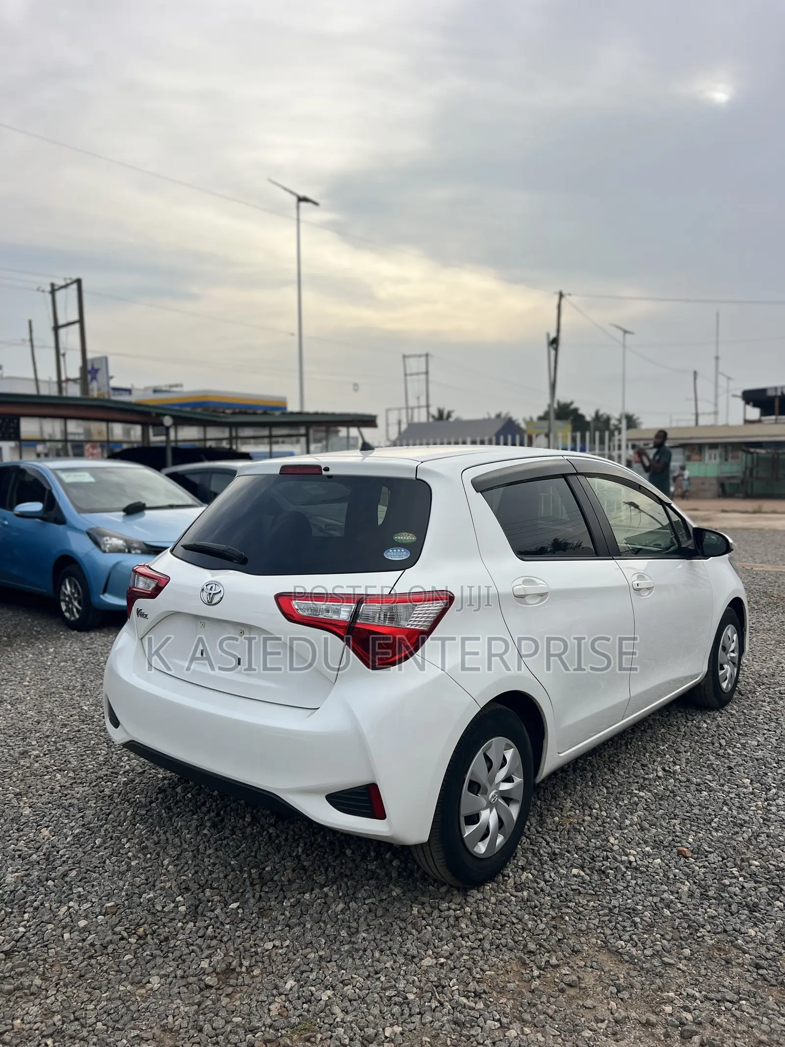 Toyota Vitz 1.3 AWD 5dr 2017 White
