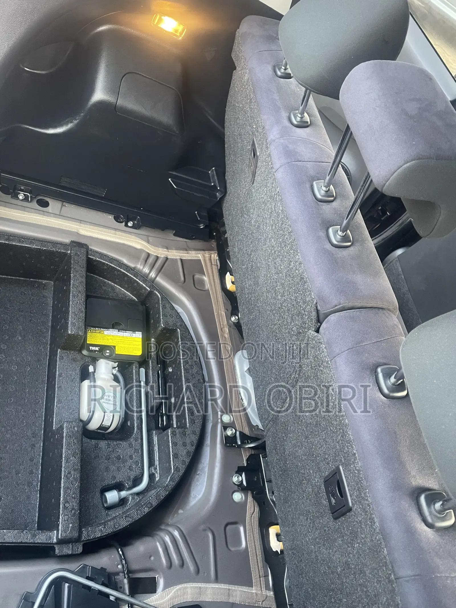 Toyota Vitz 1.3 FWD 5dr 2013 Black