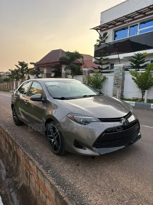 Toyota Corolla 2017 Brown