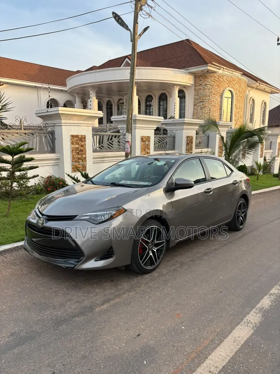 Toyota Corolla 2017 Brown