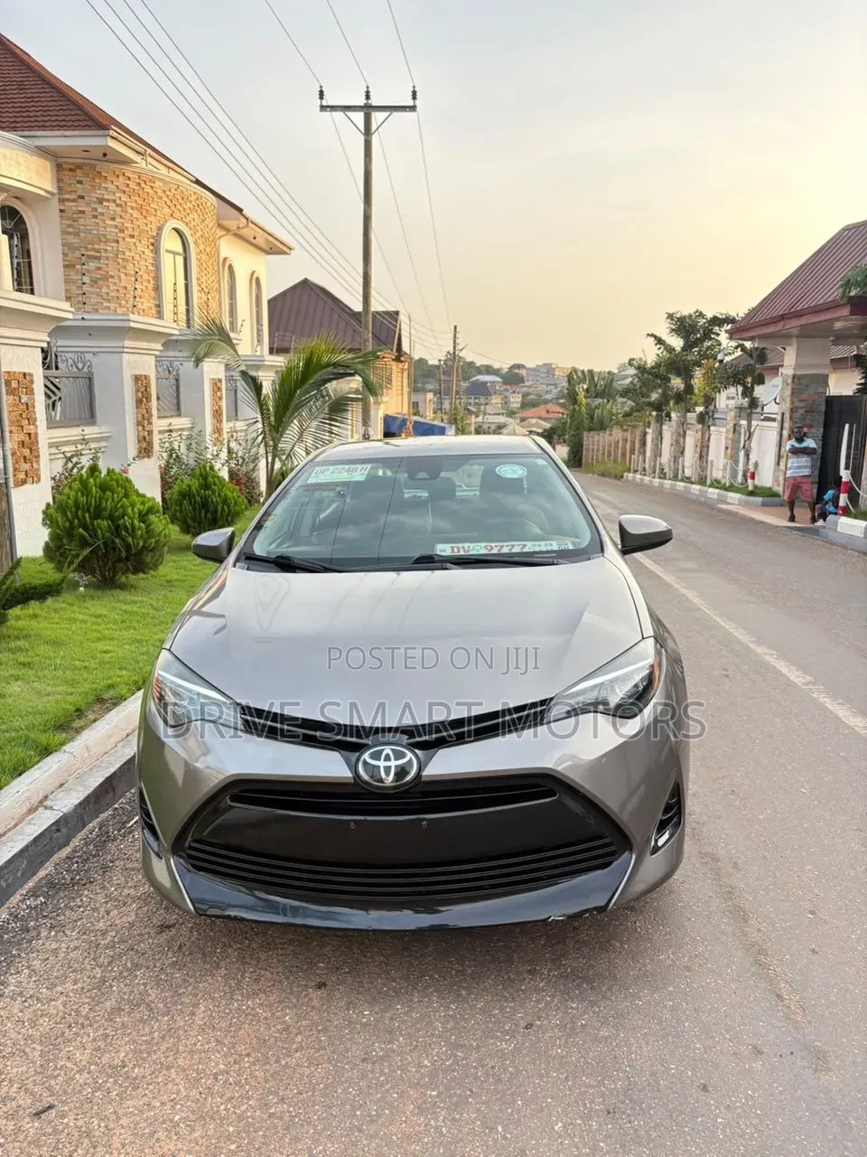 Toyota Corolla 2017 Brown