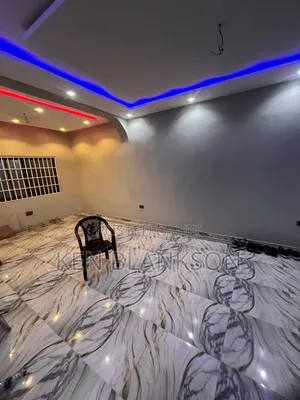 2bdrm Apartment in Exhibition for rent