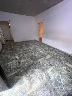 2bdrm Apartment in Exhibition for rent