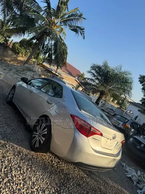 Toyota Corolla 2017 Silver