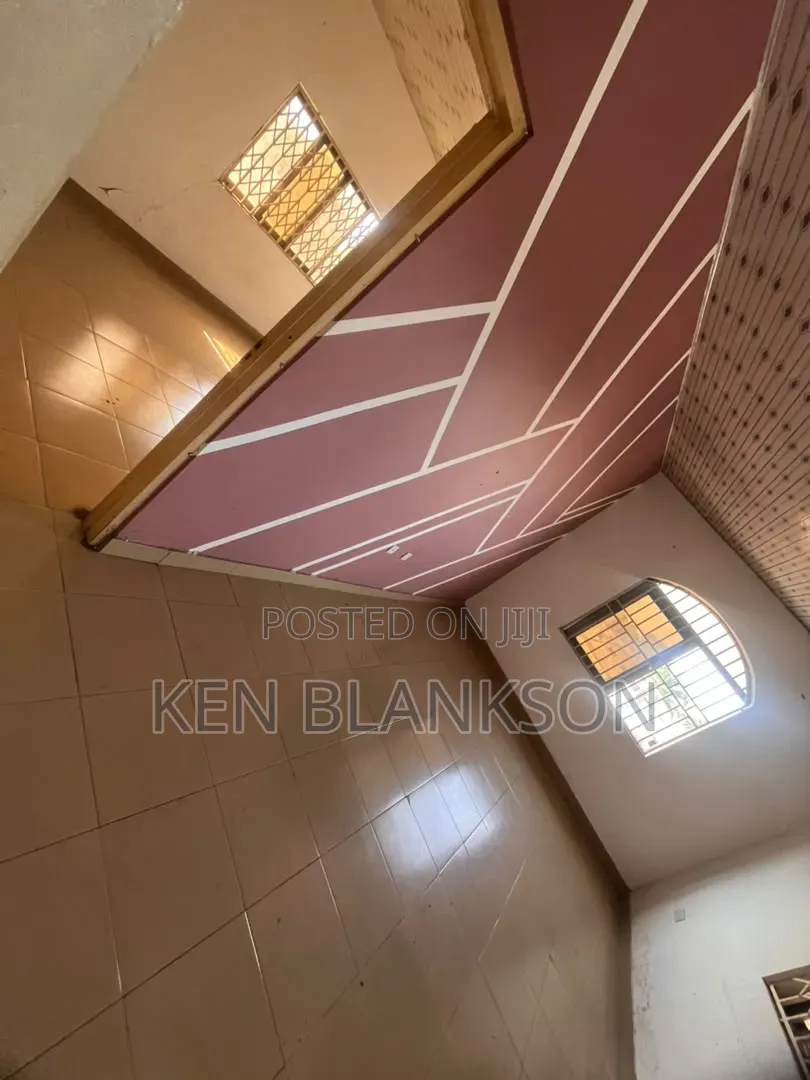 1bdrm Apartment in Exhibition for rent