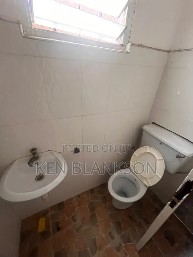 1bdrm Apartment in Exhibition for rent