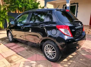 Toyota Vitz 1.3 FWD 5dr 2013 Black