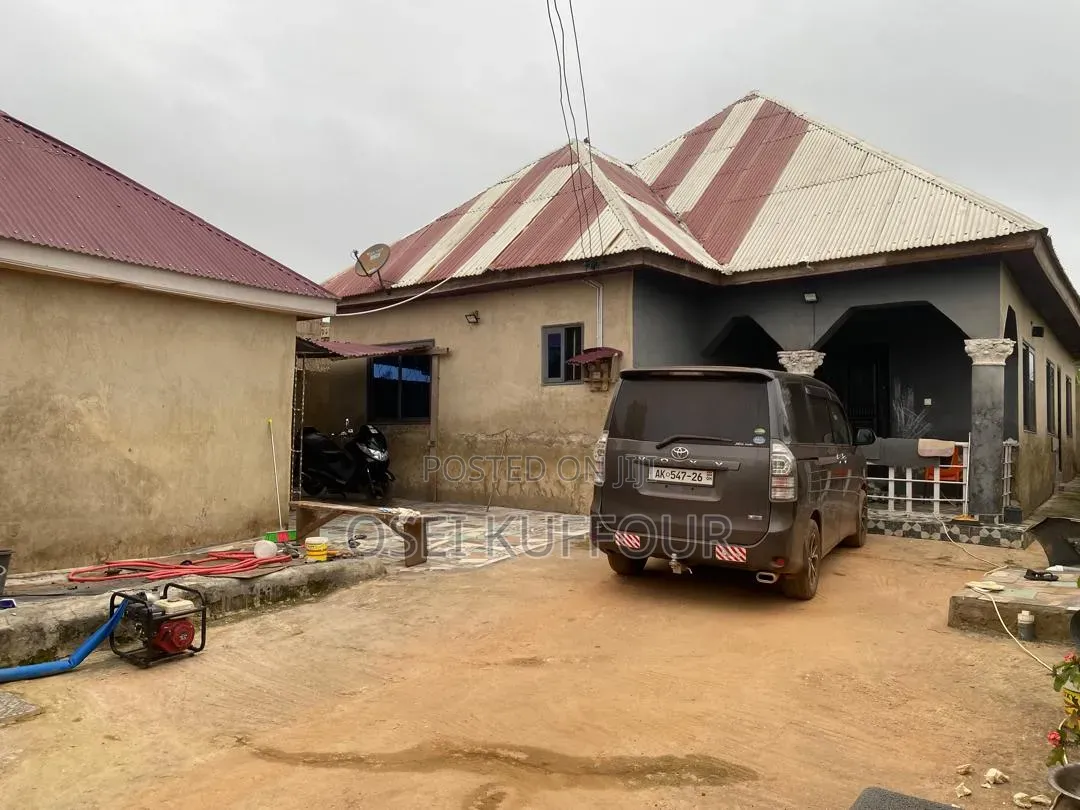 Furnished 4bdrm House in Peace Village, Kumasi Metropolitan for sale