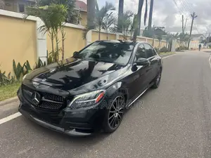 Mercedes-Benz C300 2020 Black