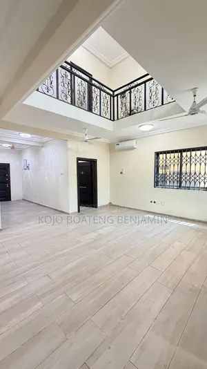 3bdrm Duplex in School Junction for rent