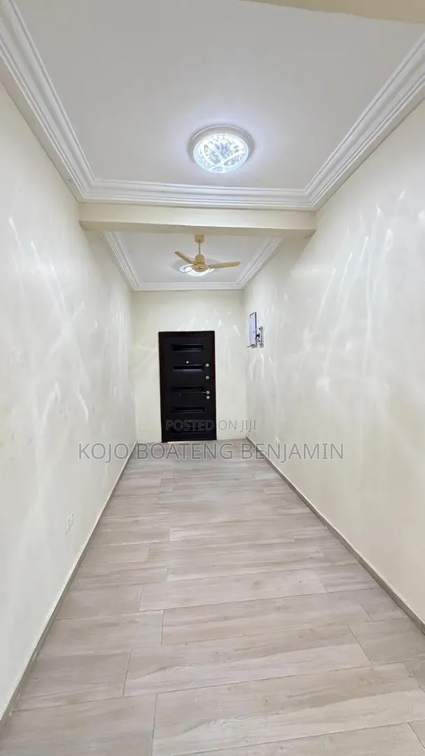 3bdrm Duplex in School Junction for rent