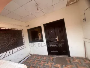 2bdrm Apartment in Exhibition for rent