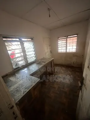 2bdrm Apartment in Exhibition for rent