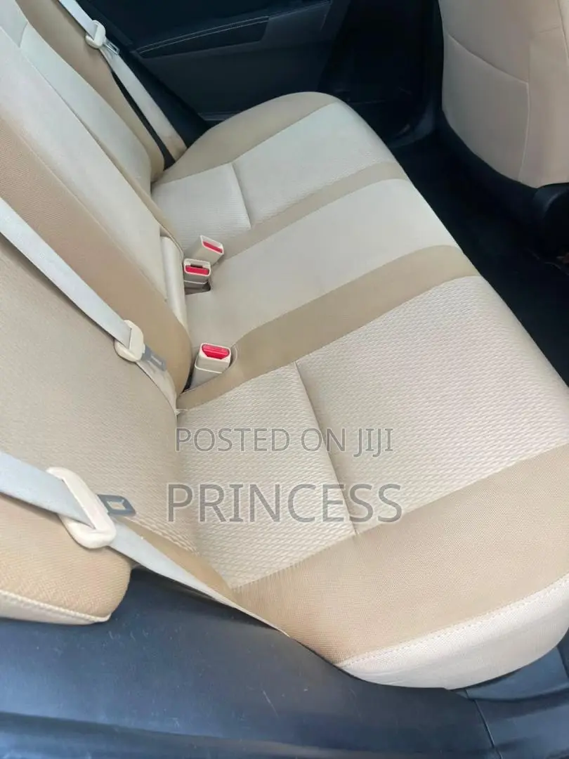 Toyota Corolla LE (1.8L 4cyl 2A) 2018 Black