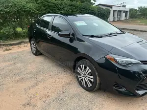 Toyota Corolla LE (1.8L 4cyl 2A) 2018 Black