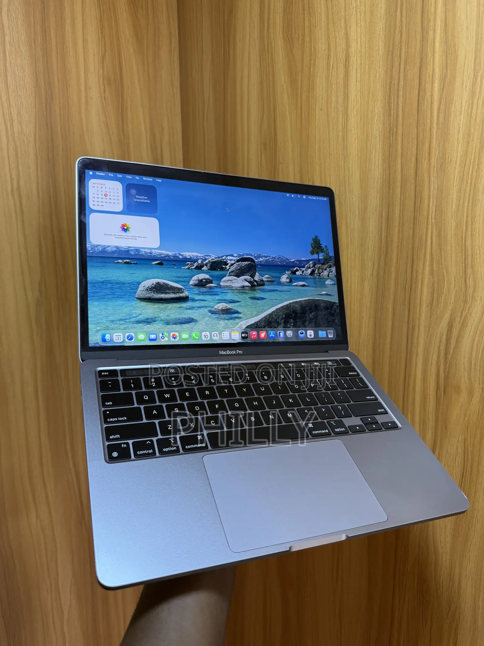 Laptop Apple MacBook Pro 2022 M2 8GB Apple M2 SSD 256GB